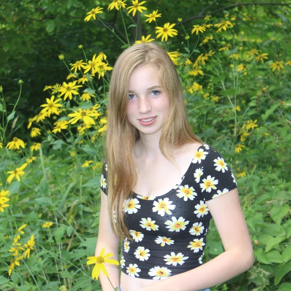 LA Hearts Daisy crop top - Picture 3 of 3